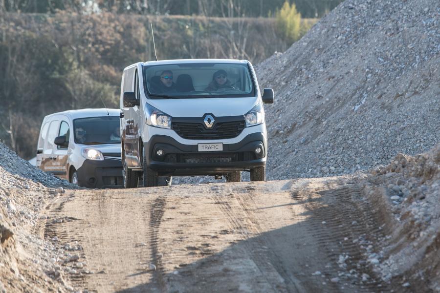  Renault Trafic Van X-Track 2016 года  (фото 3 из 20)